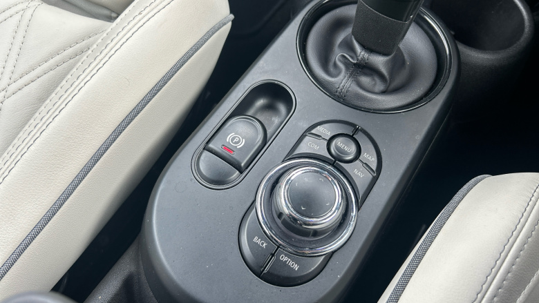 MINI Hatchback 135kW Cooper S Level 3 33kWh 3dr Auto Electric Hatchback